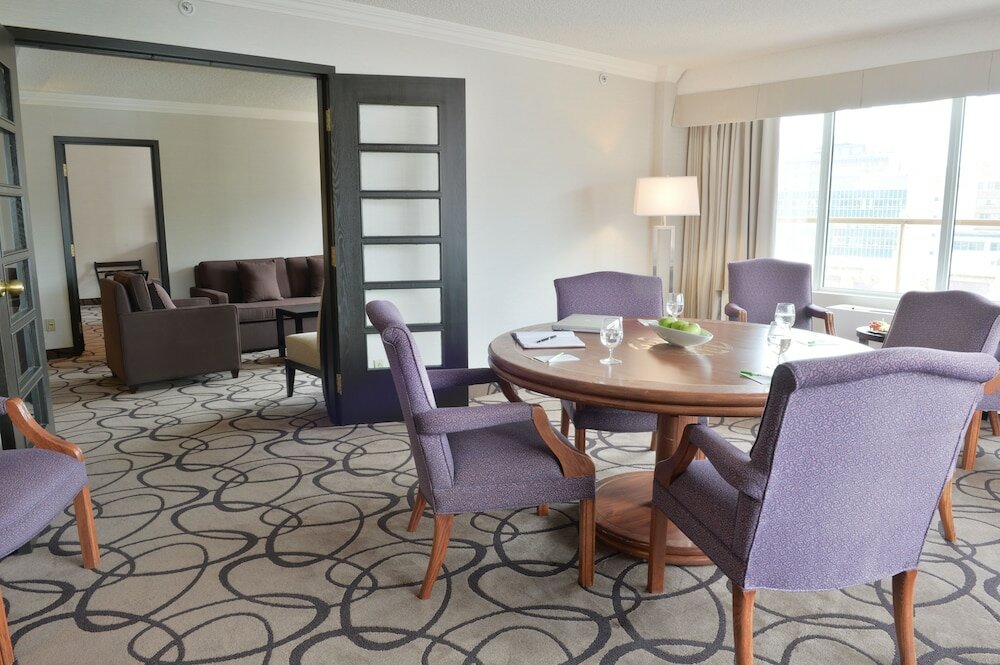 Фото Holiday Inn Montreal Centreville Downtown