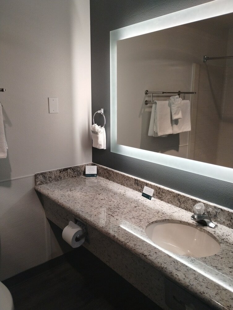 Фото Quality Inn & Suites Wilsonville