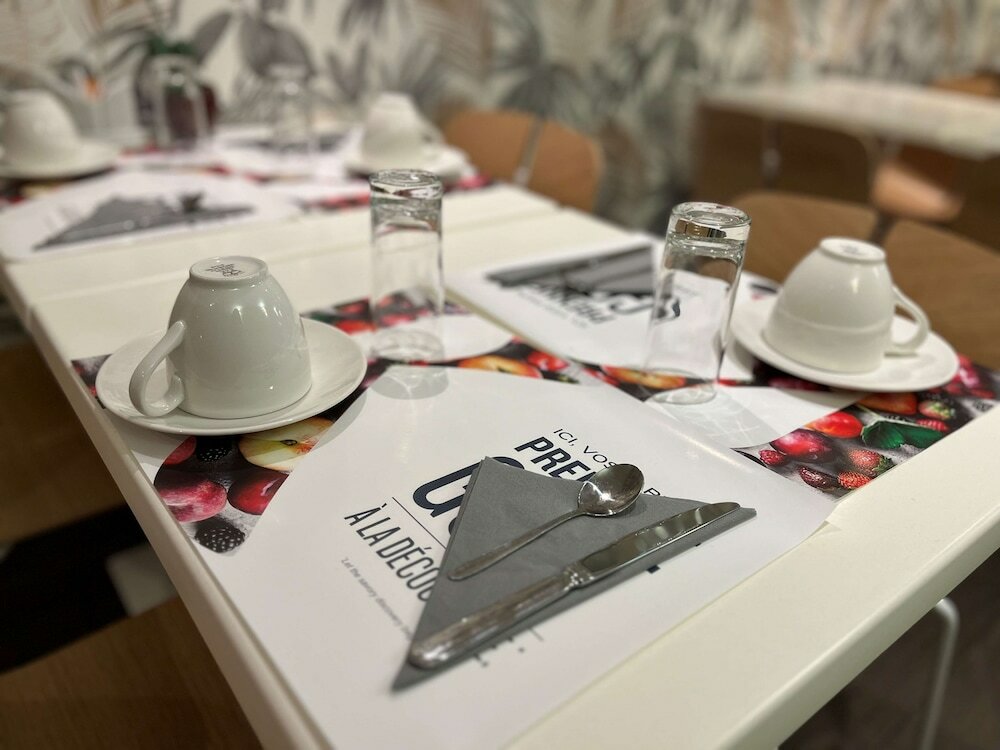 Фото Kyriad Paris 18 Porte de Clignancourt Montmartre