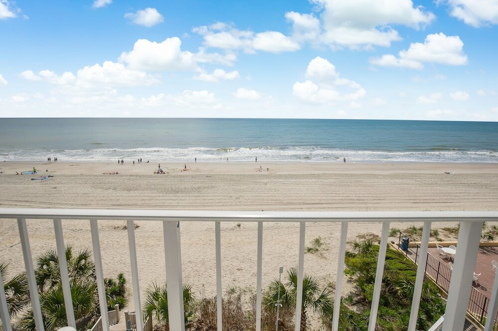 Фото Blu Atlantic Oceanfront Hotel & Suites