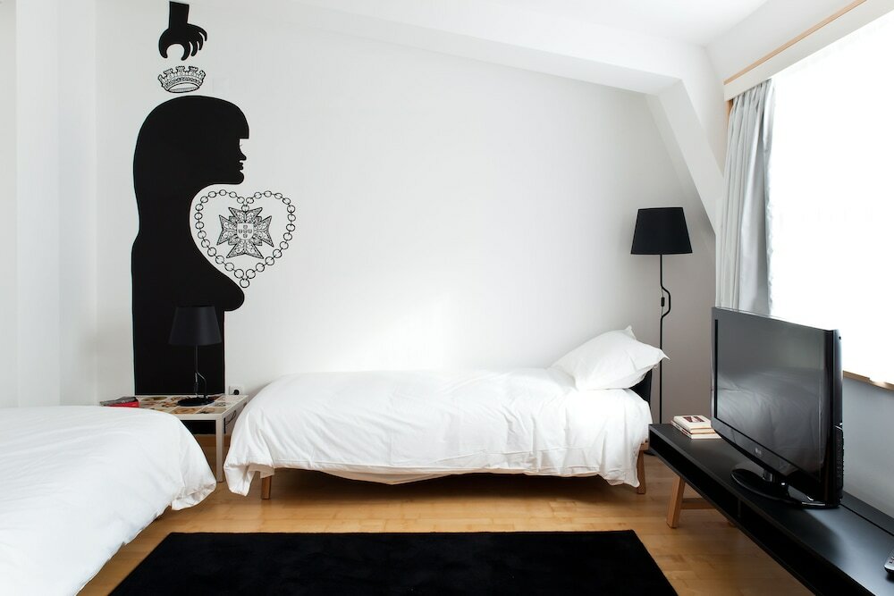 Фото The Lisbonaire Apartments