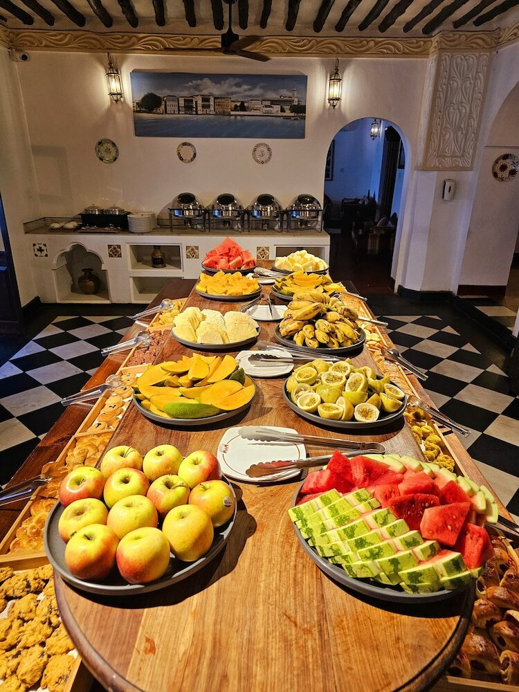 Фото Mizingani Seafront Hotel