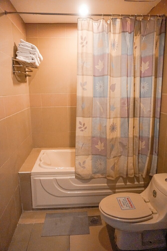 Фото Crowne Garden Hotel