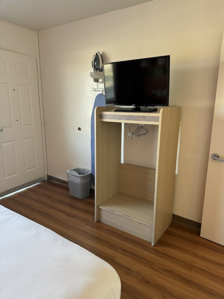 Фото Motel 6 Stanton