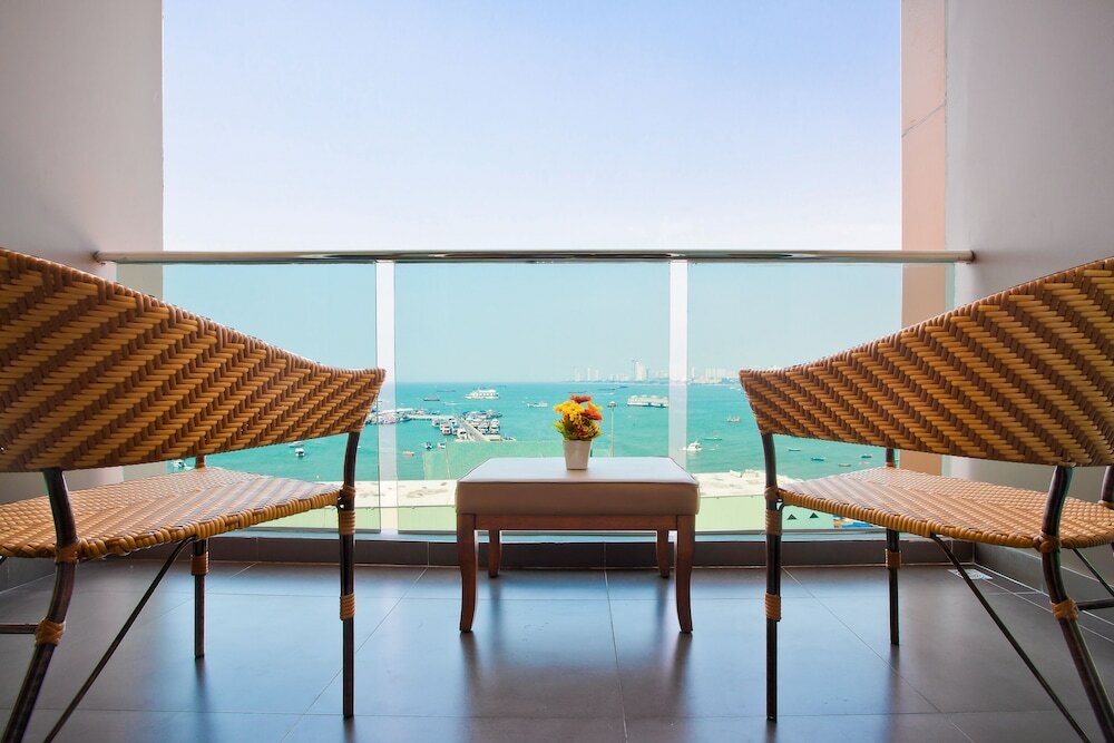 Фото Balihai Bay