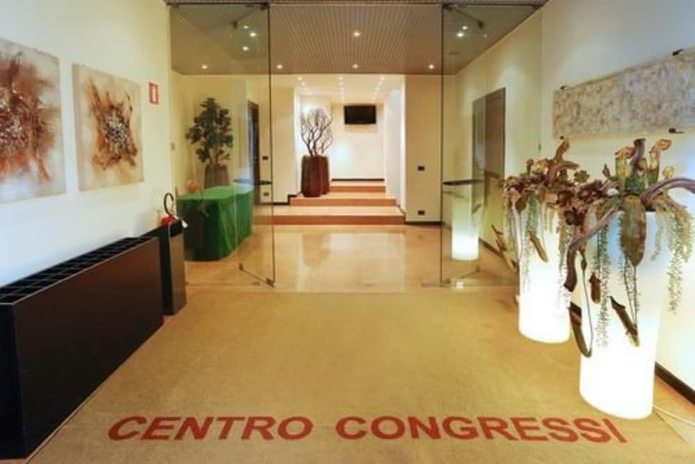 Фото Hotel Leopardi