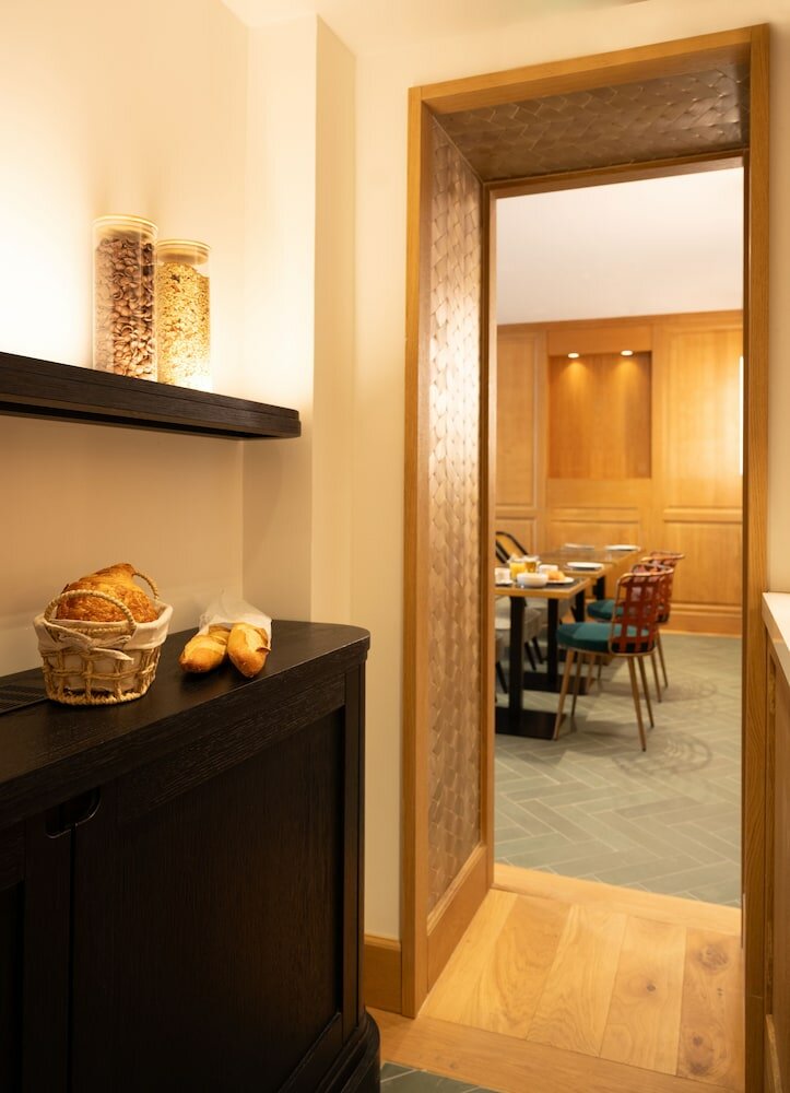 Фото Hotel Esteem Tour Eiffel