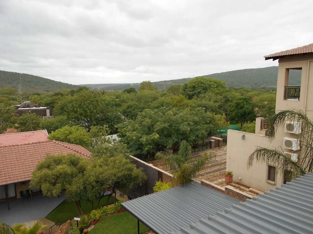 Фото Meerkat Manor