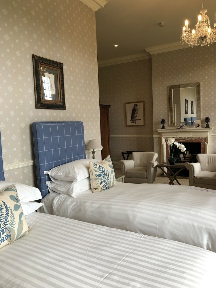 Фото Gisborough Hall