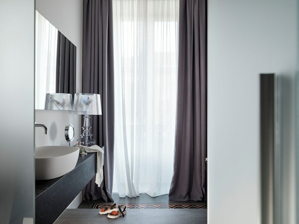 Фото Habitat Luxury Suites Accommodation