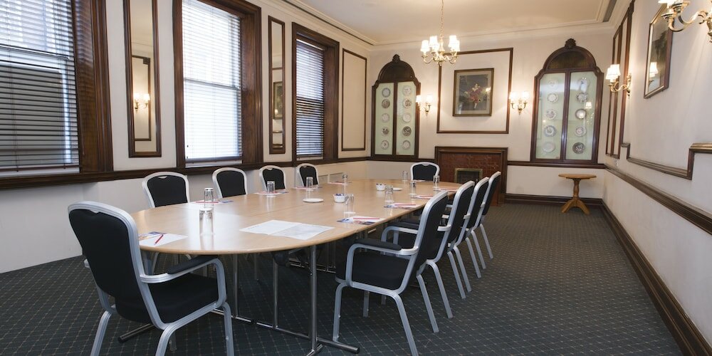 Фото Worcester Whitehouse