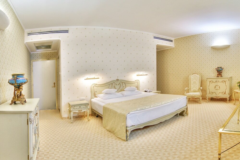 Фото Continental Forum Sibiu