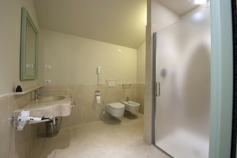 Фото Officina del Sole