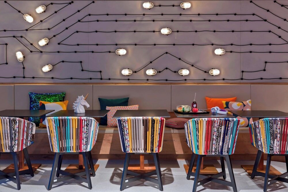 Фото Moxy Frankfurt City Center