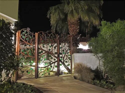 Внешний вид отеля Alcazar Palm Springs в Палм-Спрингс, фото 5