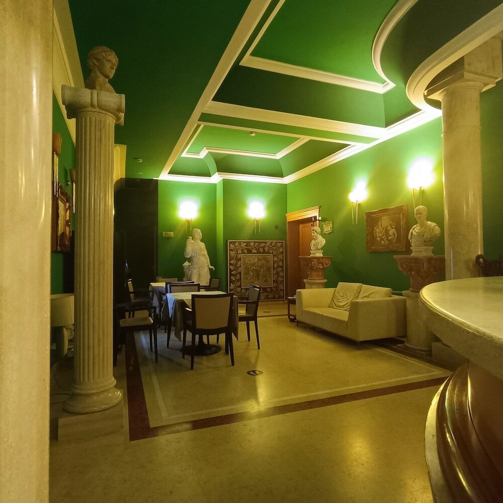 Фото Hotel Seccy