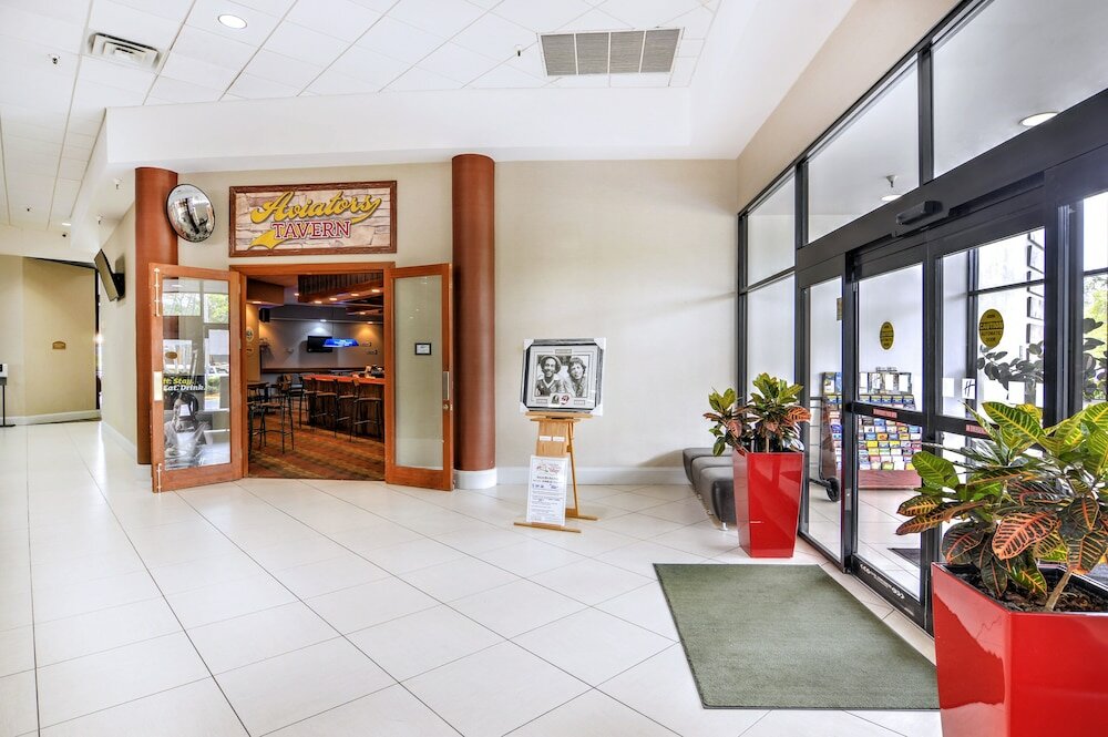 Фото Holiday Inn St Petersburg N - Clearwater, an Ihg Hotel