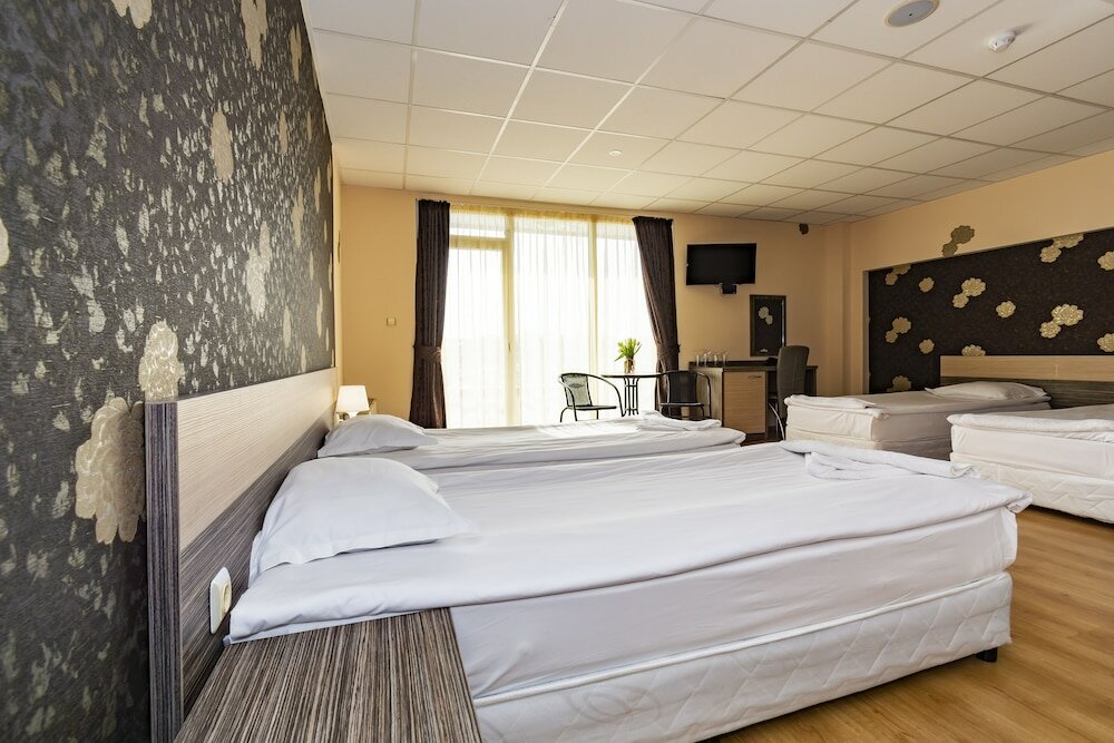 Фото Hotel City