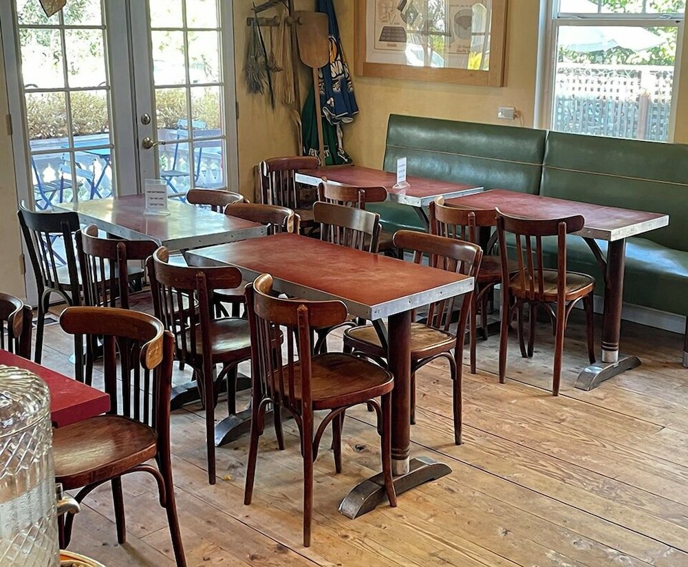 Фото Metro Hotel and Cafe