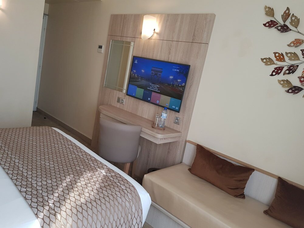 Фото Hotel Champerret Elysees