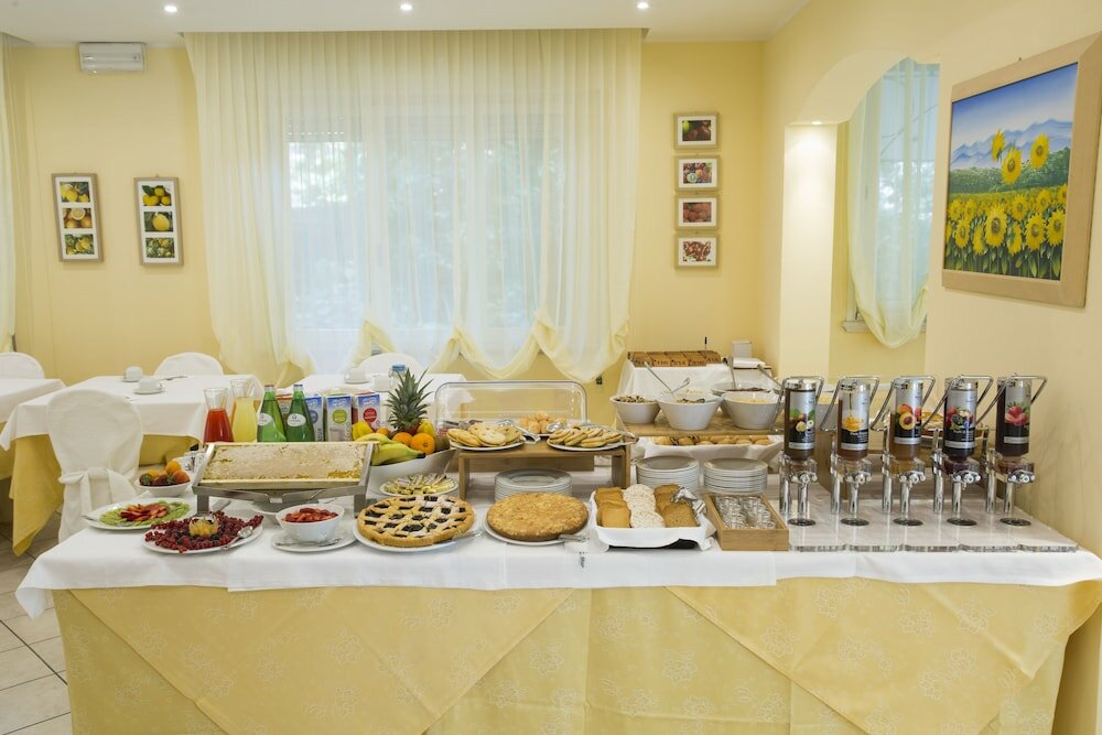 Фото Hotel Cannes Riccione