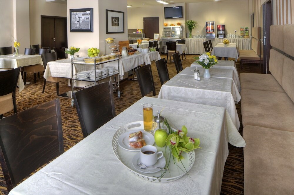 Фото 1. Republic Hotel