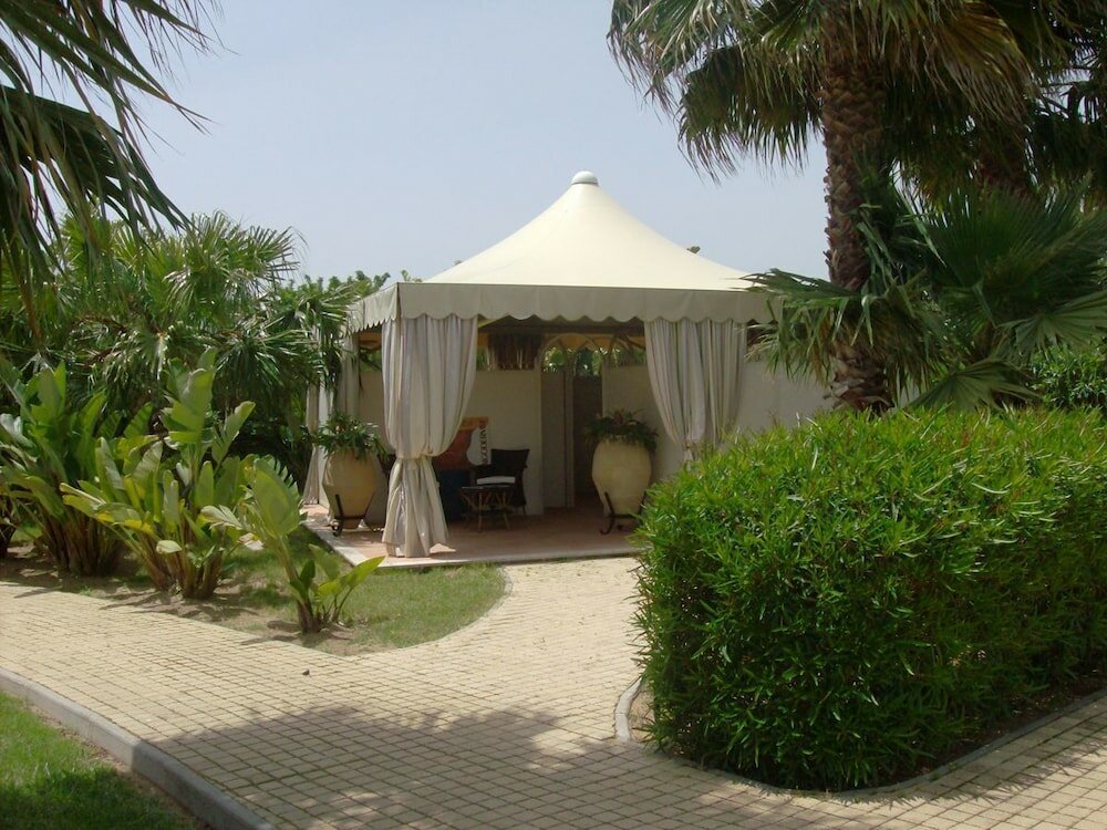 Фото Lantana Resort Hotel & Apartments