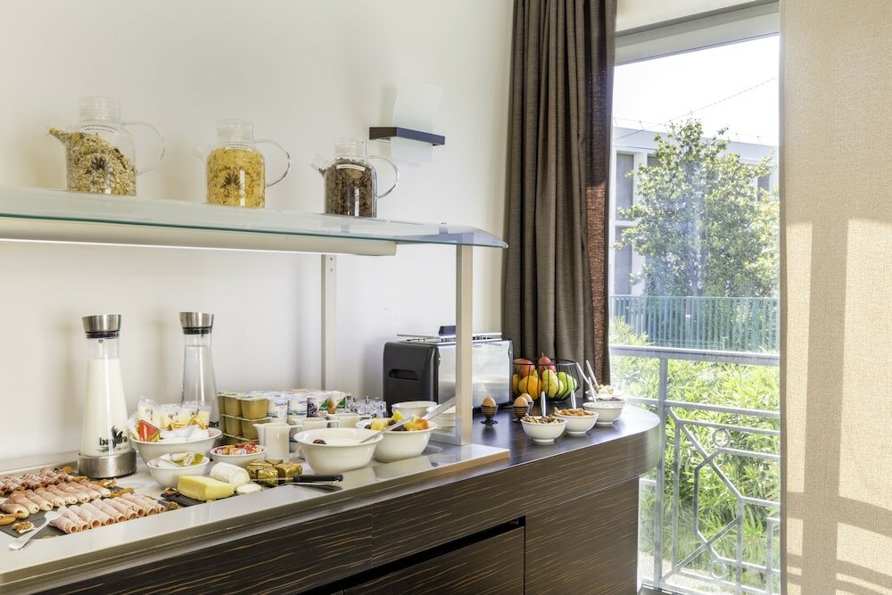 Фото Best Western Hotel Journel Antibes-Juan-les-Pins