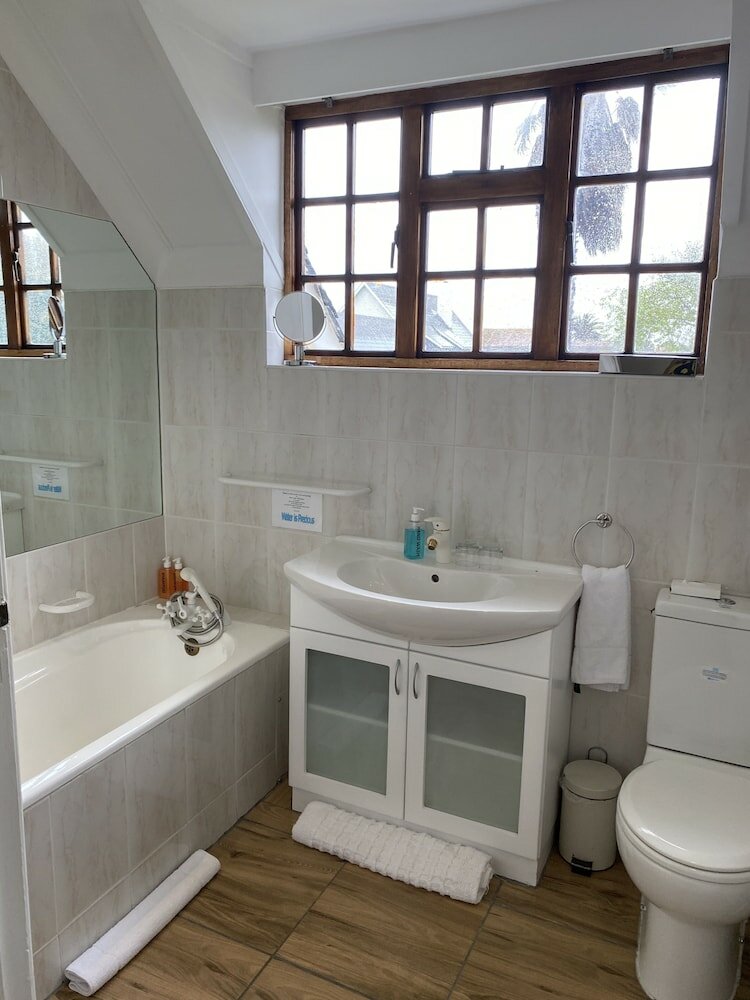 Фото Cotswold Guest House