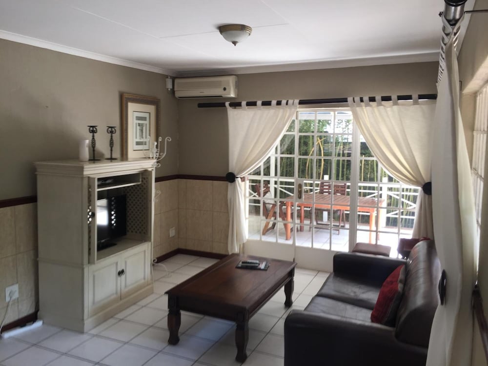 Фото Summerview Guest Lodge