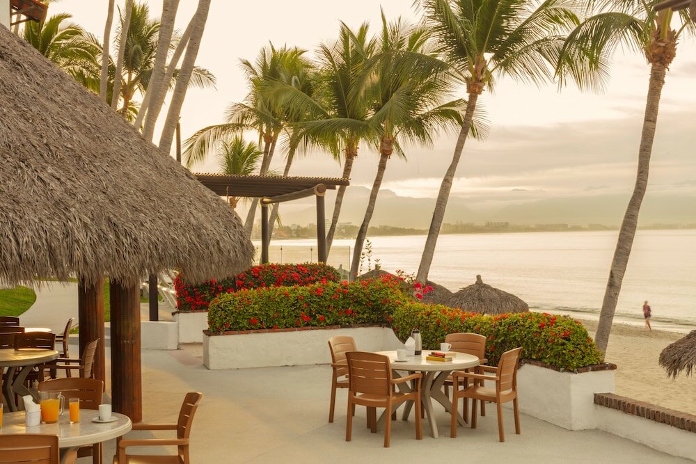 Фото Vista Vallarta All Suites on the Beach