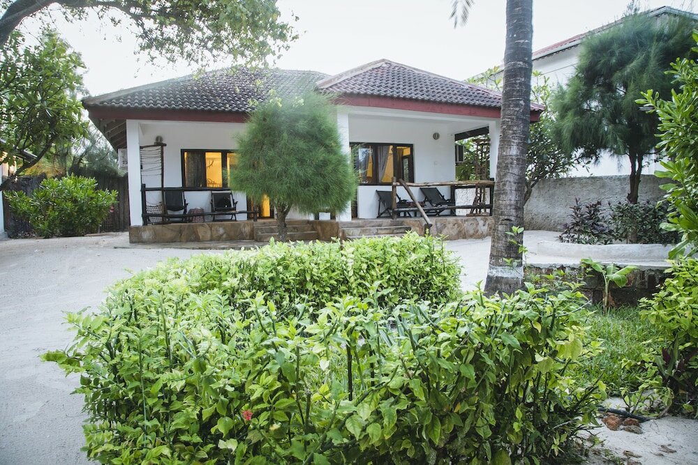 Фото Moonshine Uroa Boutique Hotel