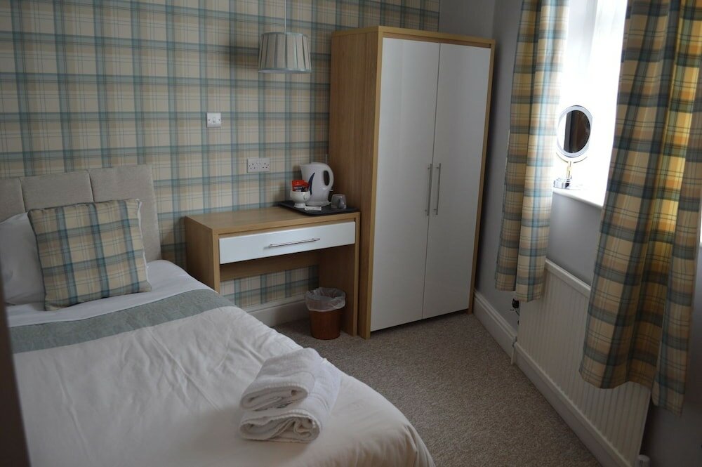 Фото Dukes Folly Hotel