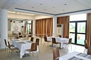 Гостиница Bluebay Hotel Abidjan