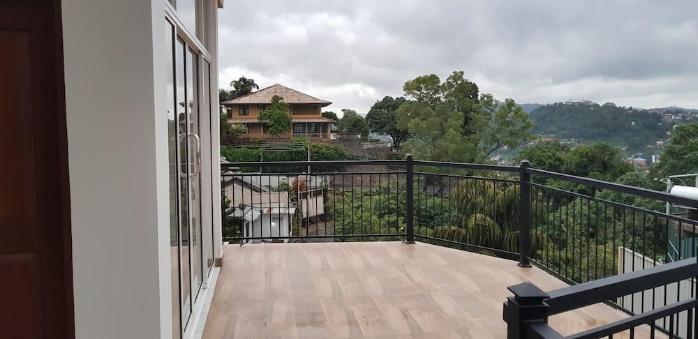 Фото Fairview Residence