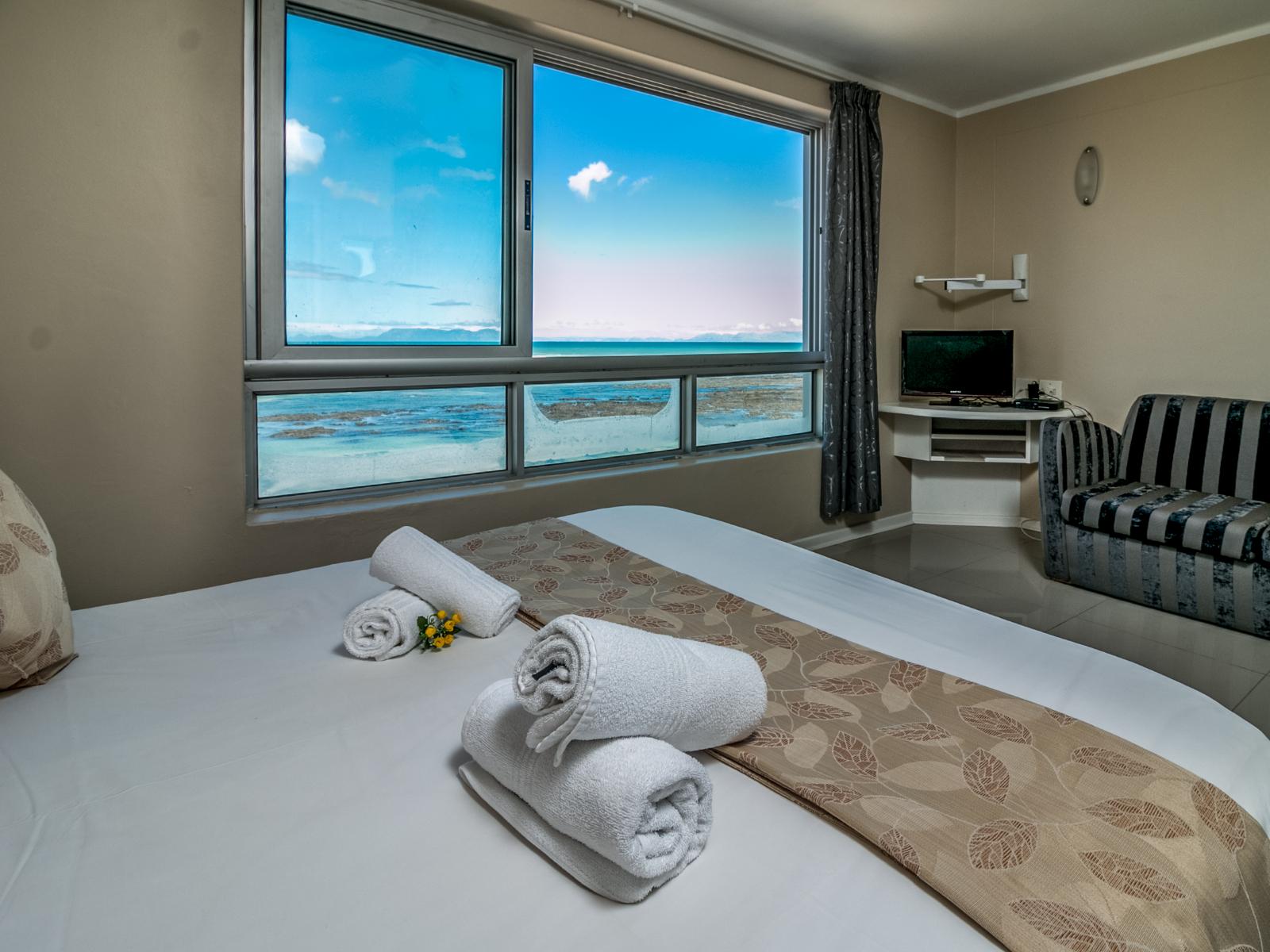 Фото Ocean Breeze Hotel