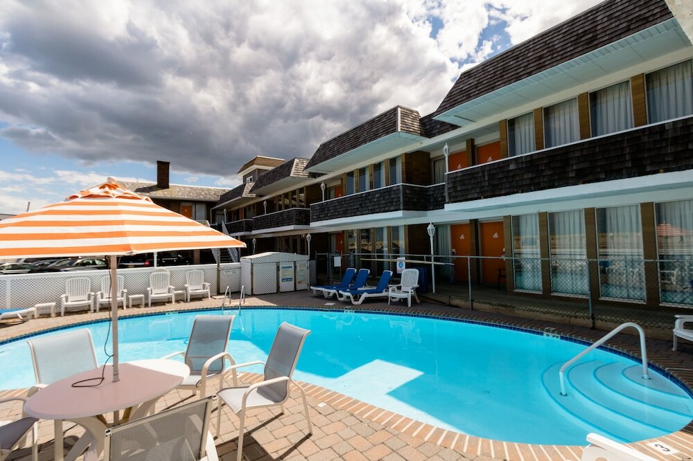 Фото Charlroy Motel