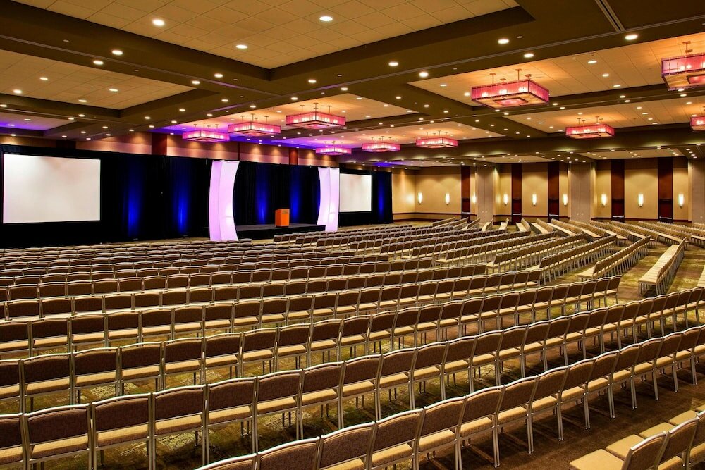 Фото The Westin Chicago Lombard