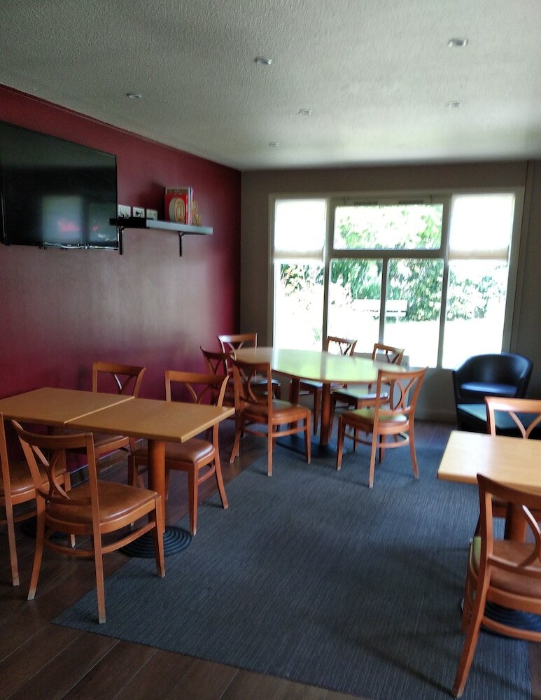 Фото Hotel Campanile Grenoble Sud - Seyssins