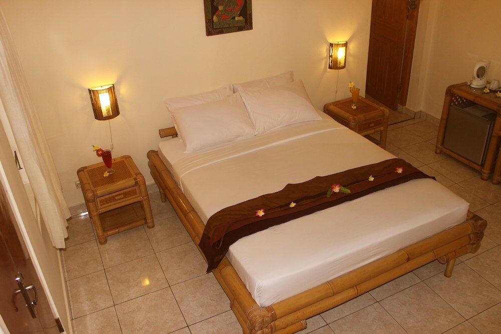 Фото Chonos Hotel Lovina