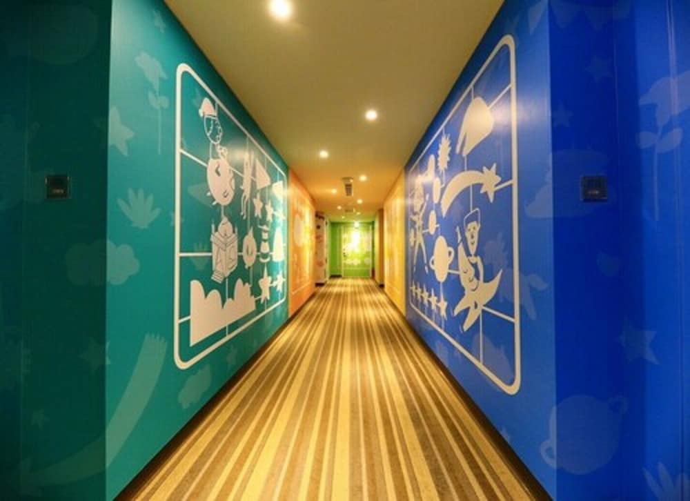 Фото Whoops Hotel