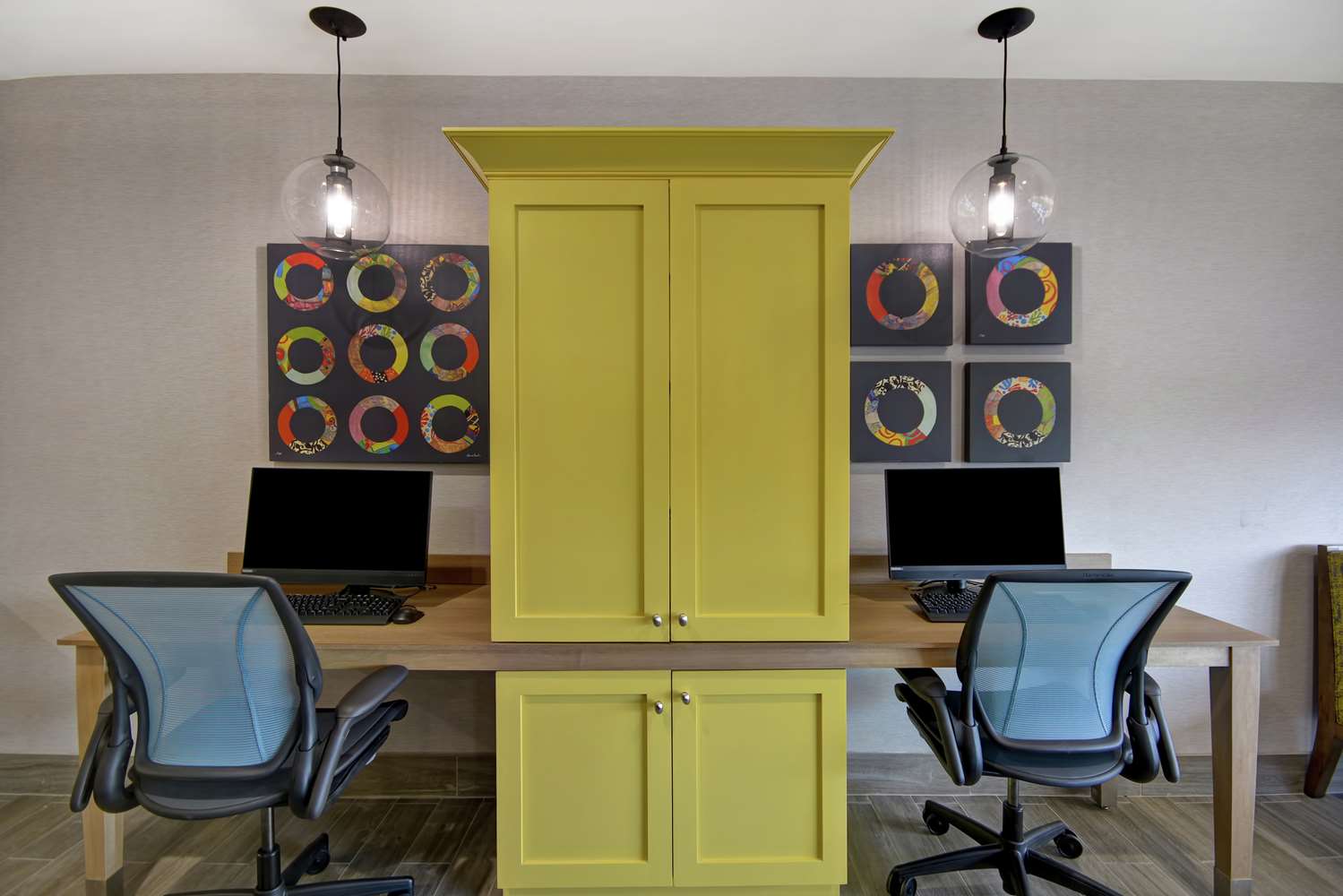 Фото Home2 Suites by Hilton Grand Rapids North