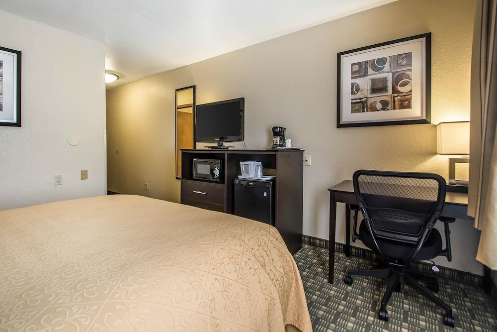 Фото Quality Inn & Suites Decorah