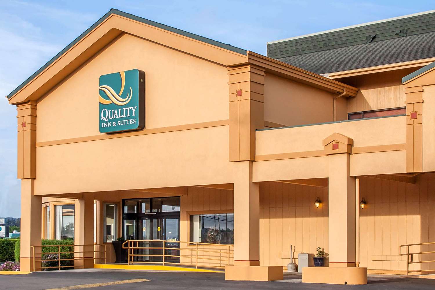 Фото Quality Inn & Suites at Coos Bay
