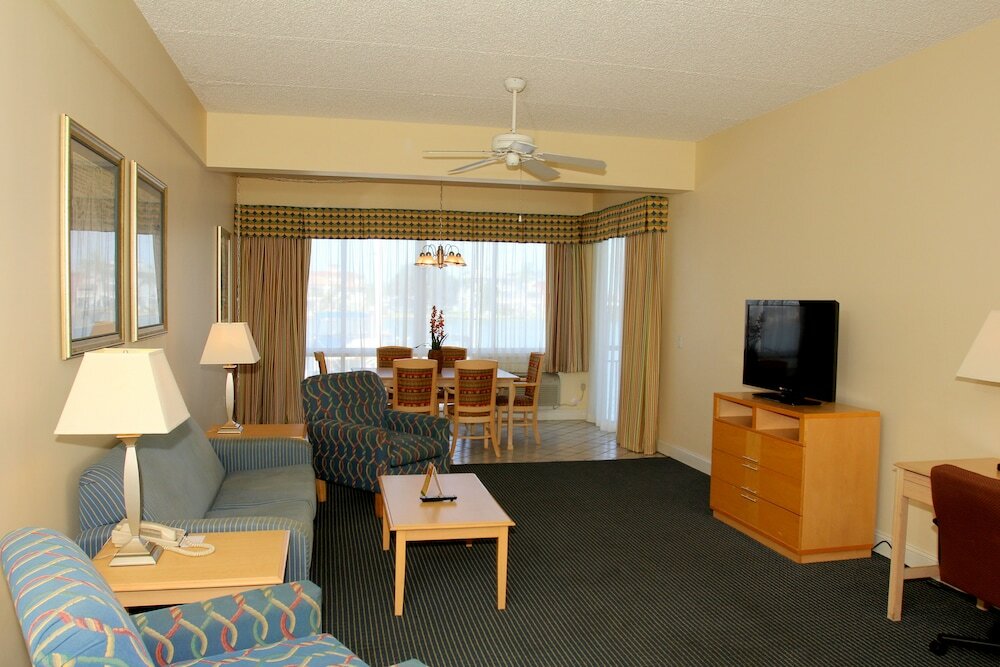 Фото Chart House Suites on Clearwater Bay