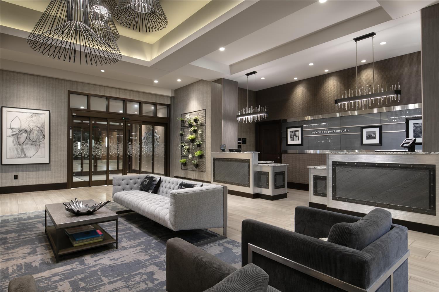 Фото Hampton Inn & Suites Portsmouth Downtown