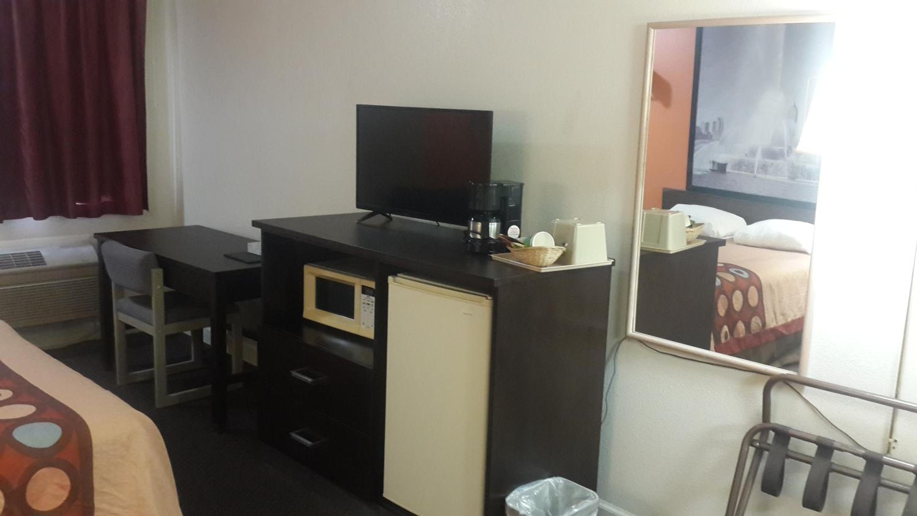 Фото Super 8 by Wyndham Morris