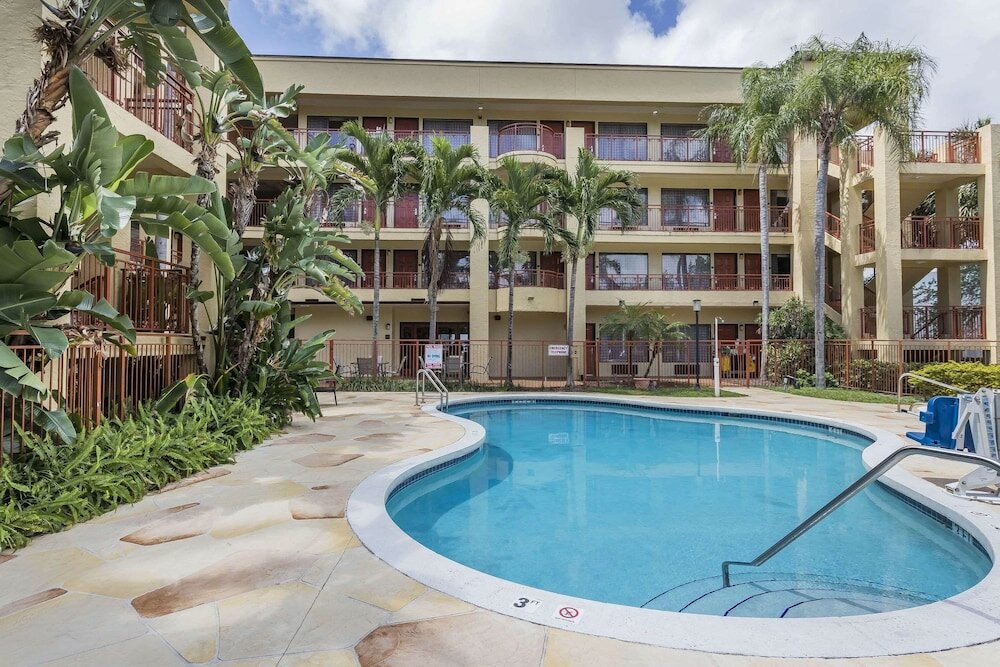 Фото Boca Suites Deerfield Beach