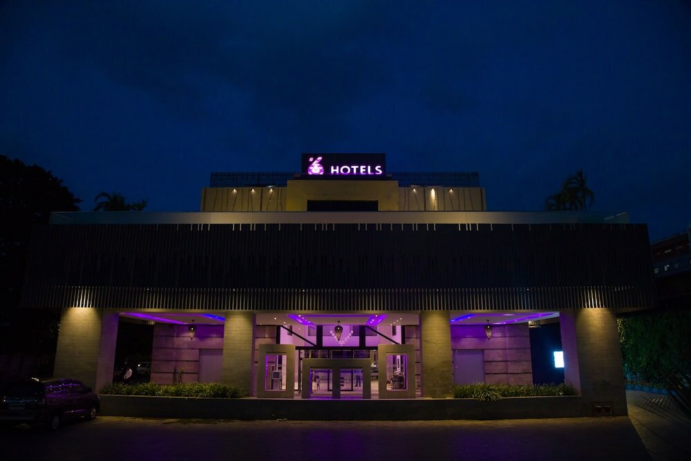 Фото отеля 2