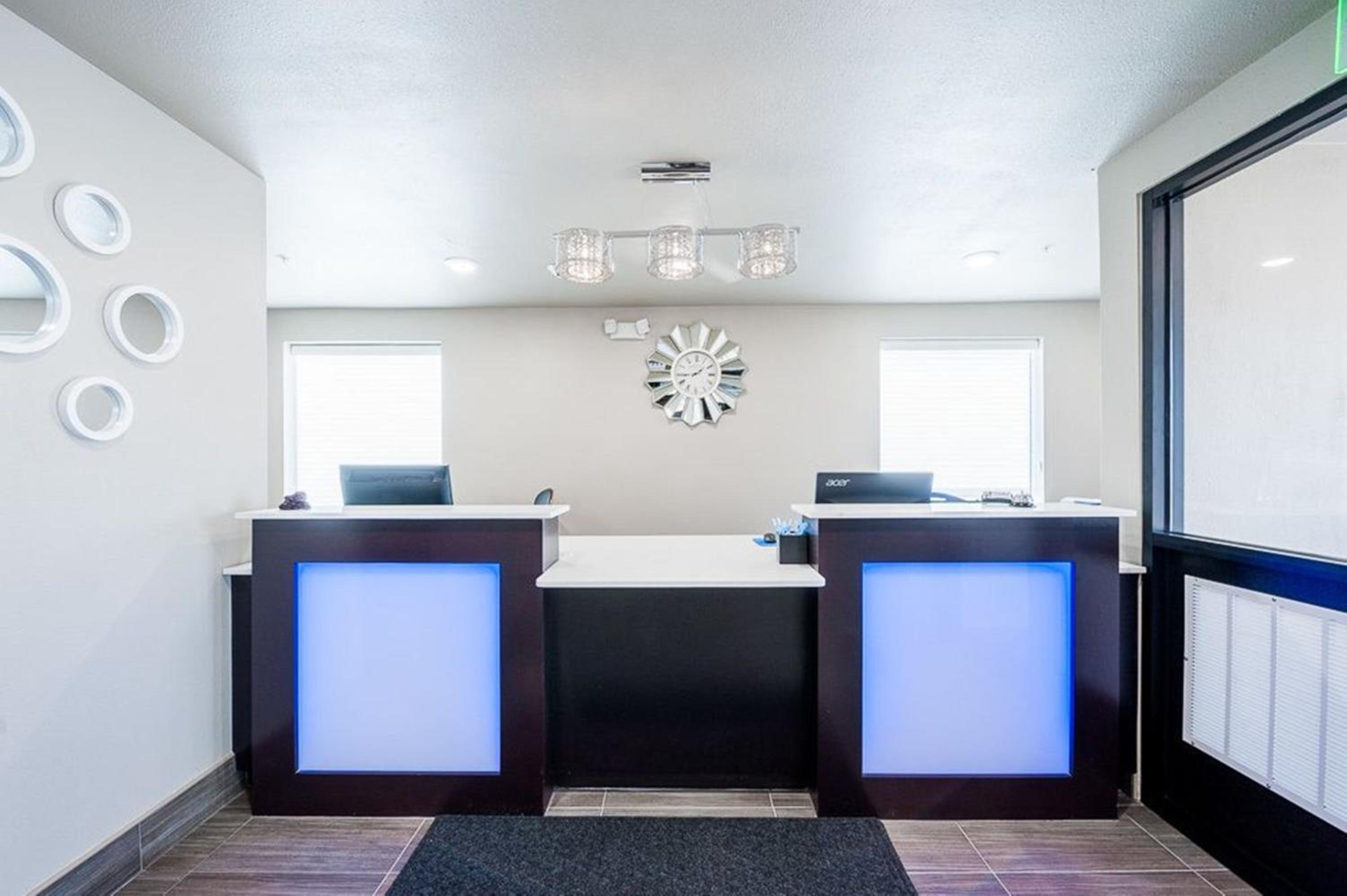 Фото Stratford House Inns - Edmond